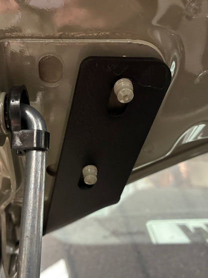 Bonnet light mount Sprinter image 1